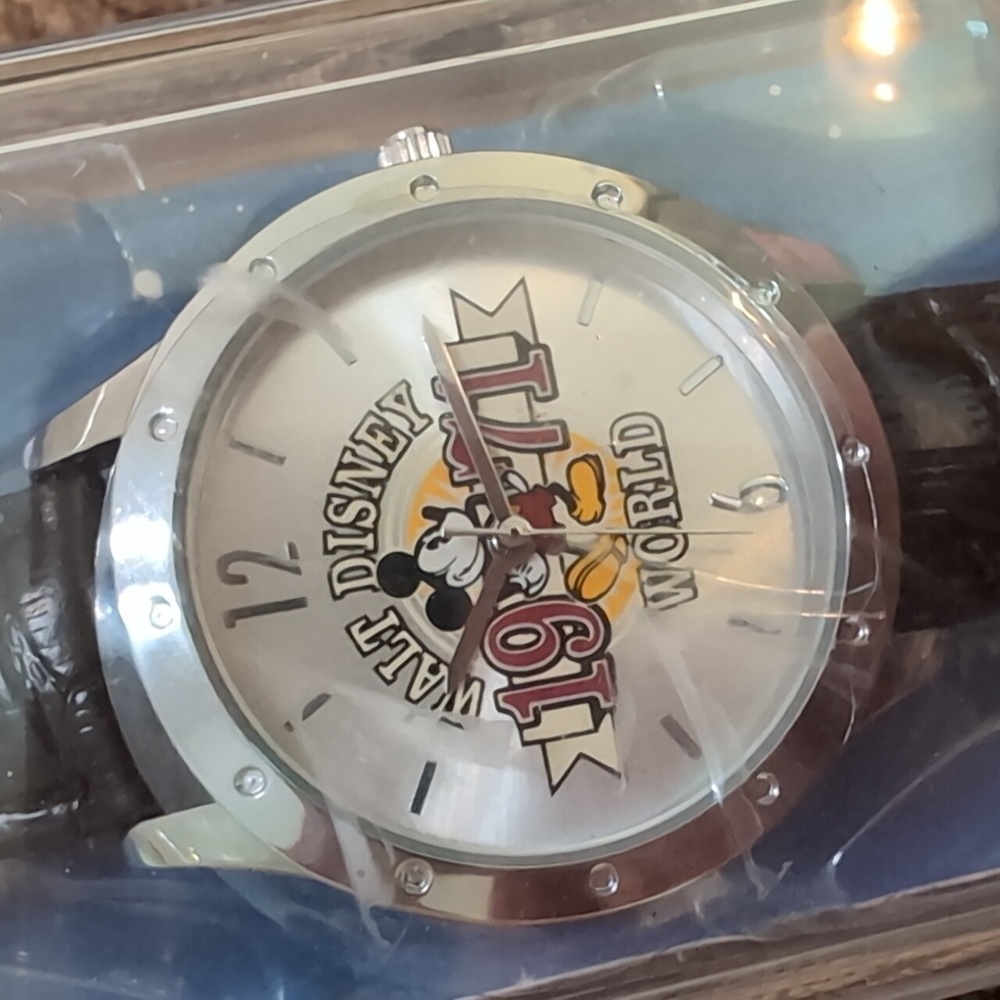 NWT Walt Disney World 1971 Watch Limited Release  New in a closed box.